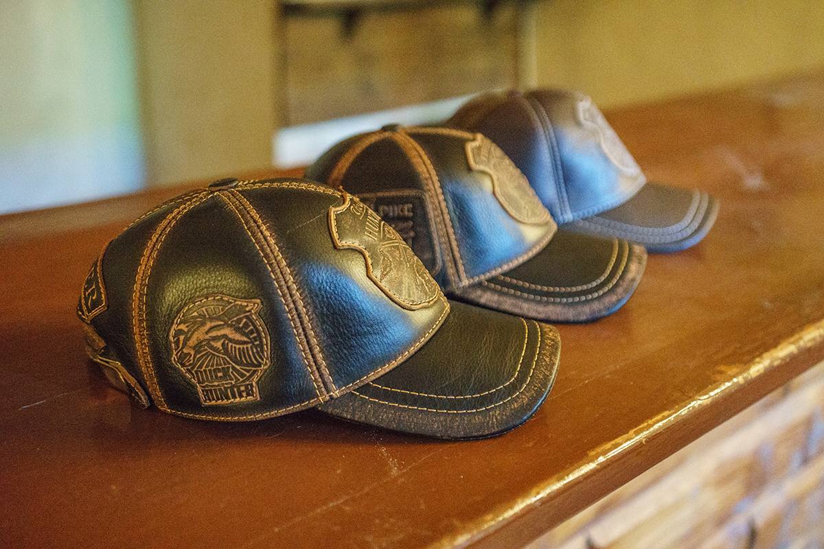 Leather Hunting Cap: Handmade Vintage Black Duck Hunter Hat with Hunting Club Badge| Apero Bullo